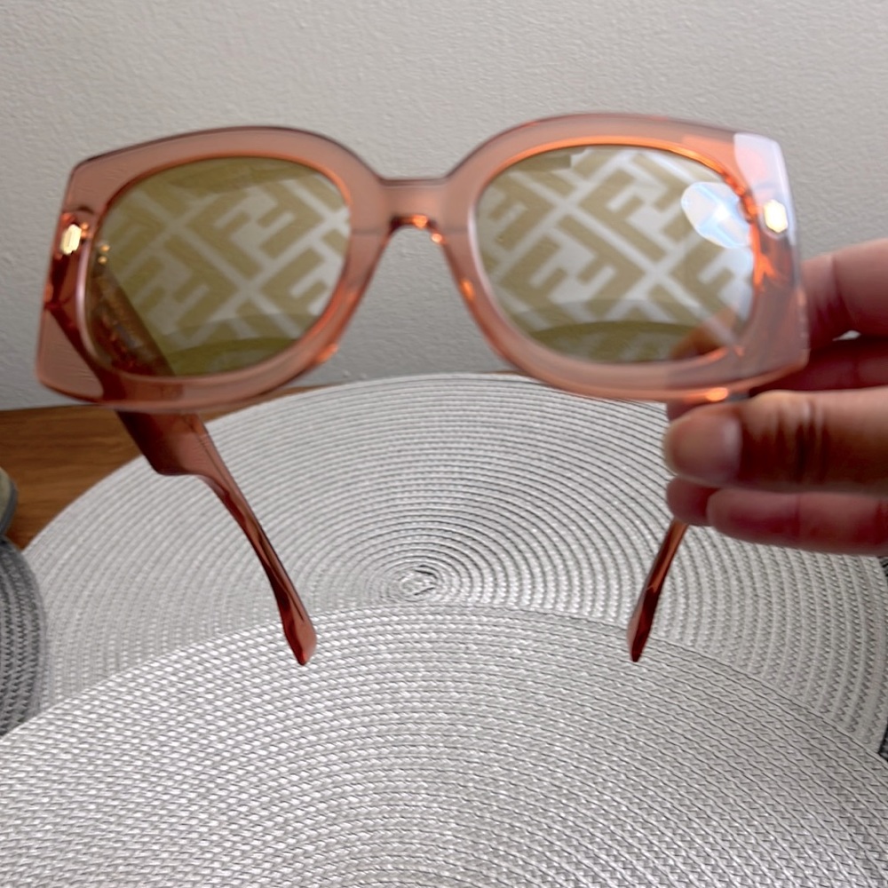 🔥🔥FENDI Red/Orange Sunglasses